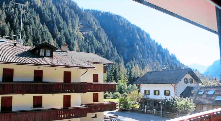 Beautiful apartment with terrace | Dogs allowed in Predazzo