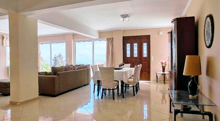 Villa with private pool, patio & hot tub — photo 4
