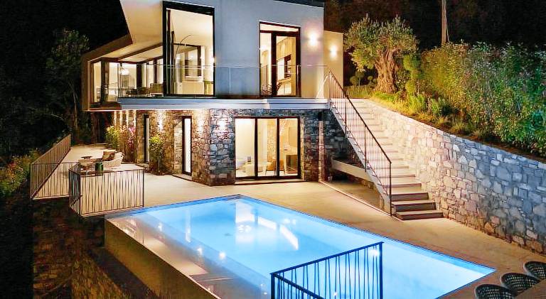 Villa with pool — photo 5