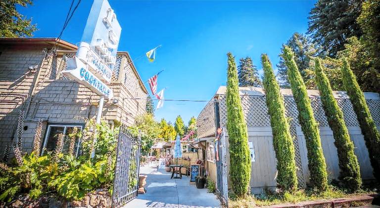 R3 Hotel LGBTQIA All Welcome Adults Only in Sonoma, CA