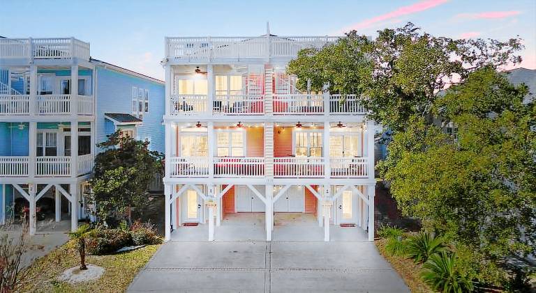 Charming vacation home | Dogs allowed in Carolina Beach, NC