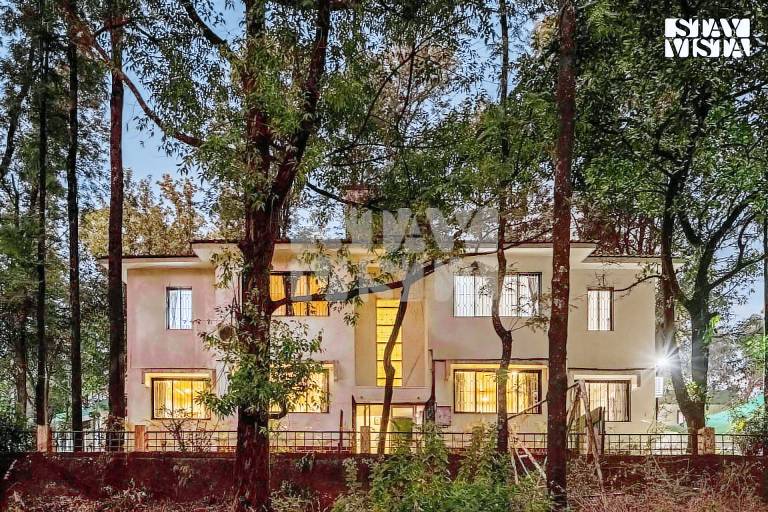 743 m² Villa