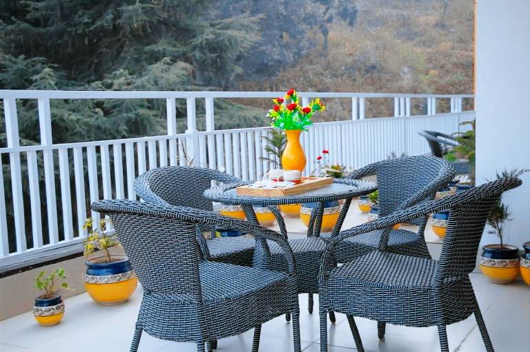Villa with barbecue & yard — photo 5