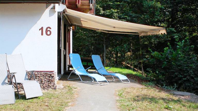 Ferienhaus mit Terrasse und Grill