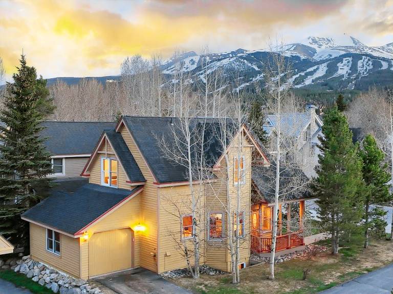Family-friendly lovely house with jacuzzi, BBQ & fast internet | City view | Ski nearby | Pets allowed — photo 2