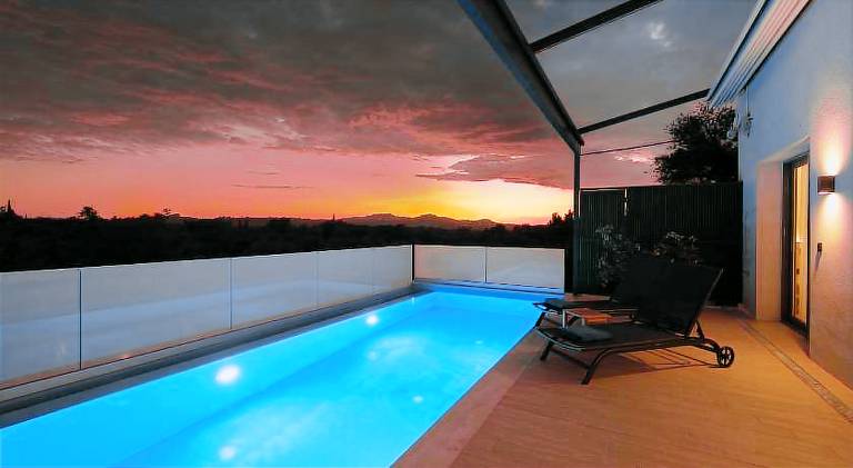 Villa with patio & private pool | Suitable for remote work — photo 3