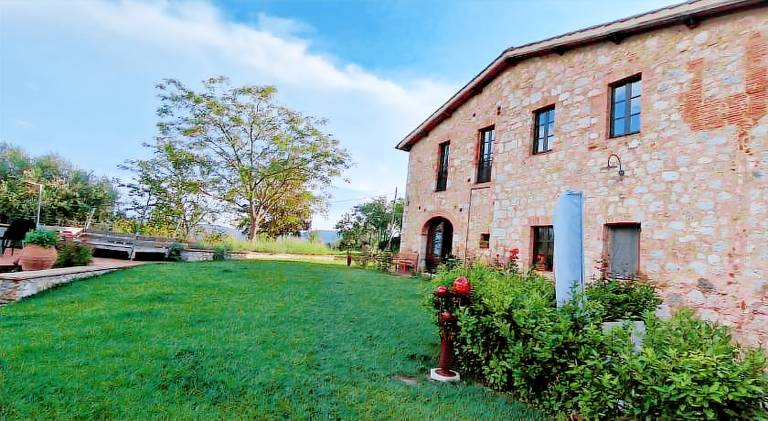Farm with yard, pool & terrace | Pets are welcome — photo 5