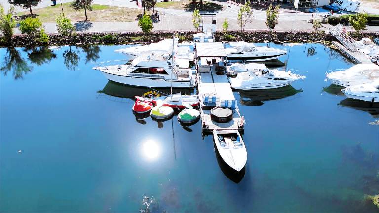 Péniche Serrières-de-Briord