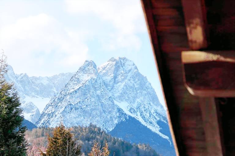 Holiday Apartment “Bergglück” – A Mountain Getaway for Skiers and Hikers — photo 5