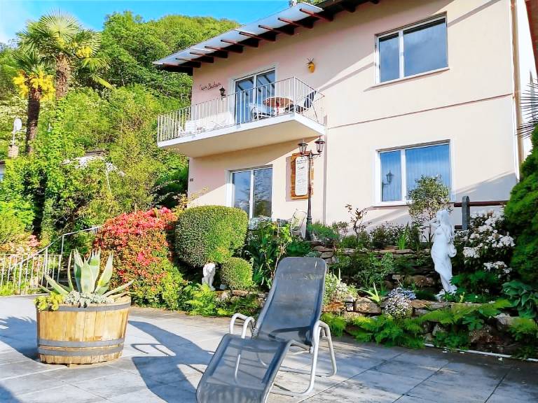 Traumhafter Blick auf Lago Maggiore