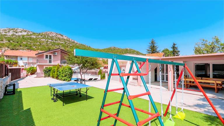 Fully equipped villa with private pool, garden & terrace | Dogs allowed — photo 4
