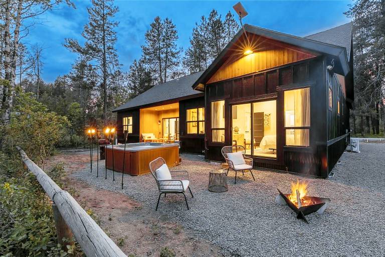 Cabin Donnelly