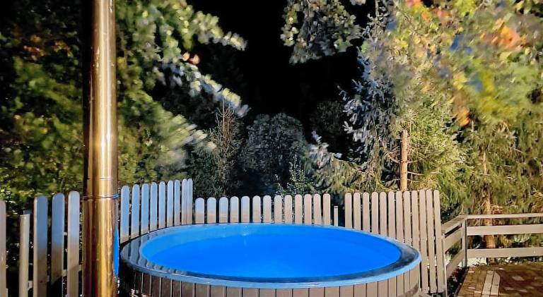 Serviced apartment with hot tub & terrace — photo 4