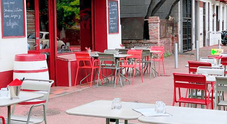 Meuble classe Carmes, entree autonome, wifi, climatise, petit parking prive — photo 2