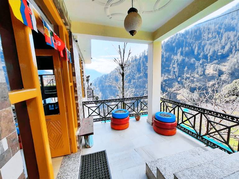 The East Ridge Cottage by Atrangiz Stays — photo 3