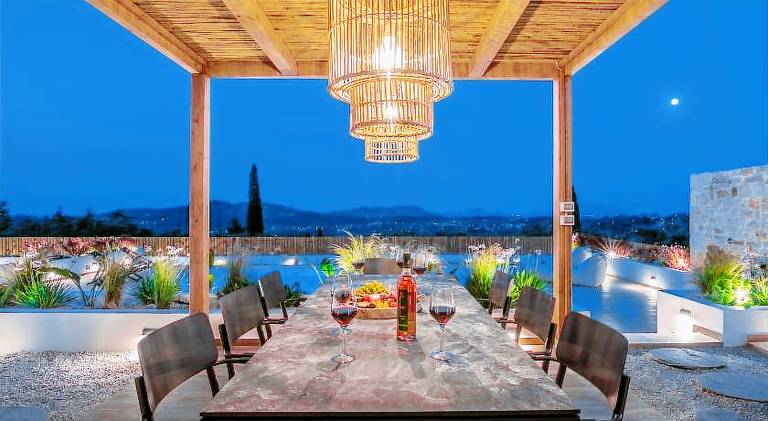 Villa with barbeque, private pool & garden — photo 3
