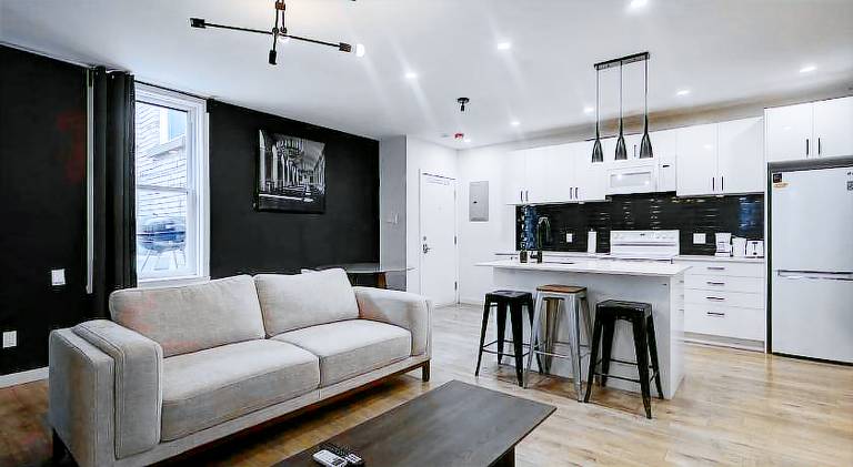 Elegant 4BR on in the Plateau MTL in Montréal, QC