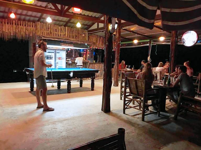 Serviced apartment with yard, BBQ & terrace | Close to the beach | Dogs allowed — photo 4