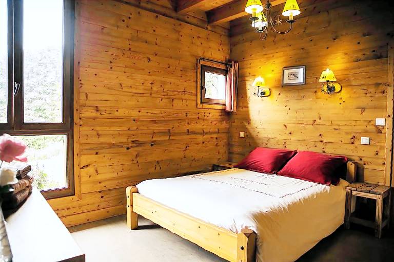 Wonderful chalet with yard | Pet-friendly — photo 4