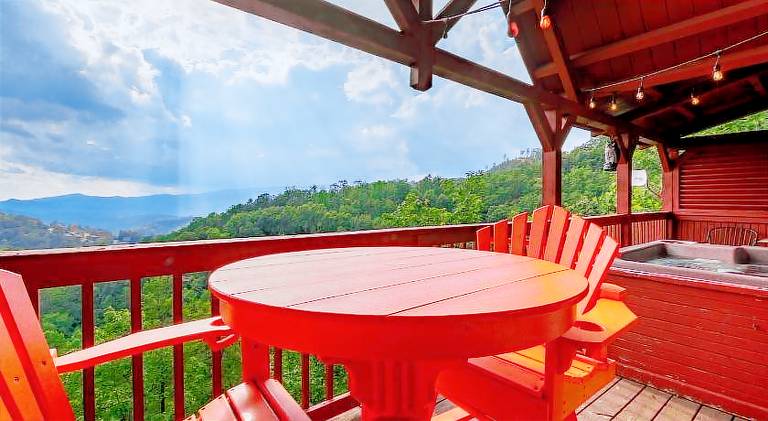 Vacation home with jacuzzi — photo 3