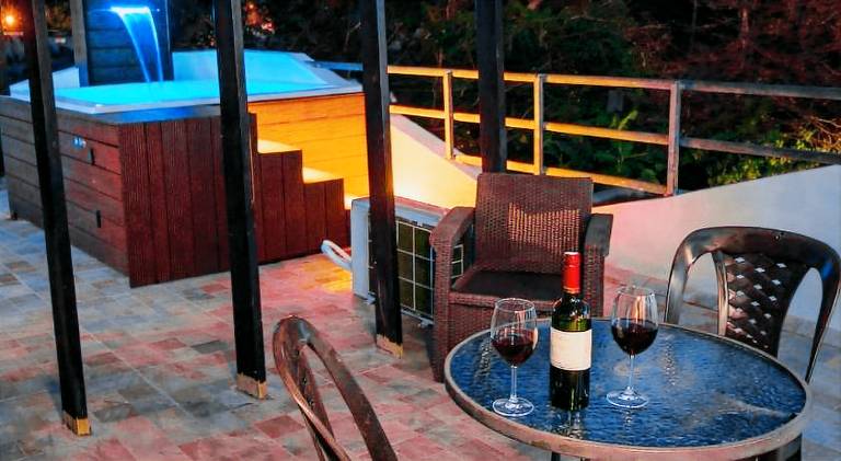 Holiday apartment with pool — photo 3
