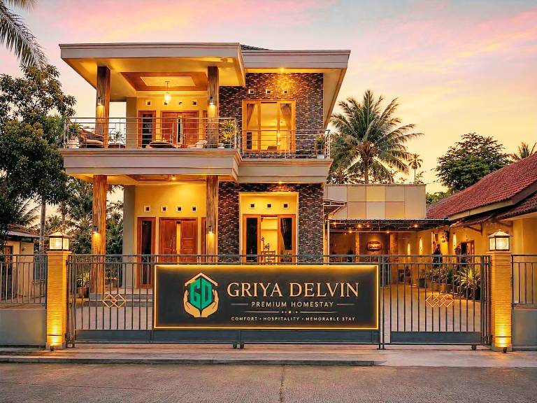 210 m&sup2; Villa