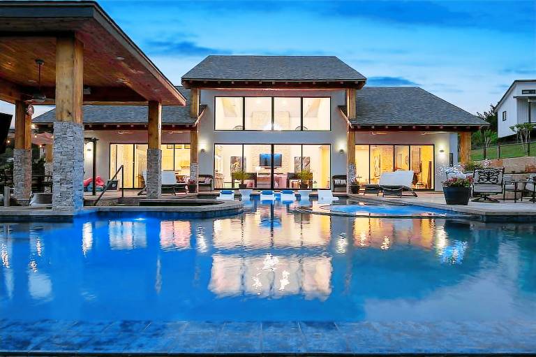House  Two Creeks