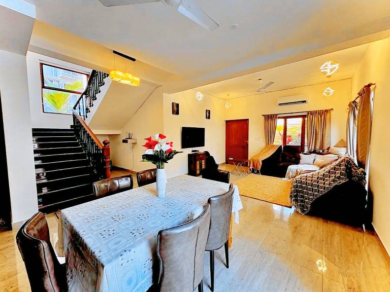 Villa with terrace & pool | Dogs allowed — photo 2