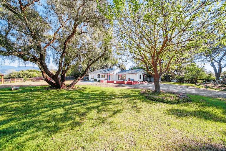 House Los Olivos