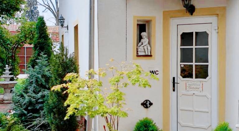 Apartment with yard — photo 5
