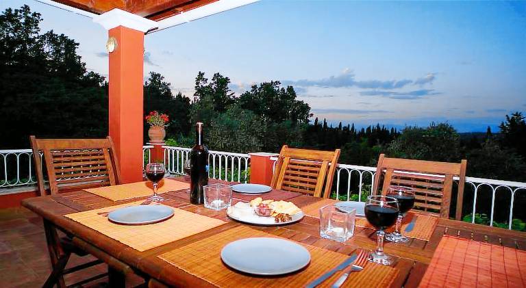 Fully equipped vacation home with grill, patio & garden | Pet-friendly — photo 2