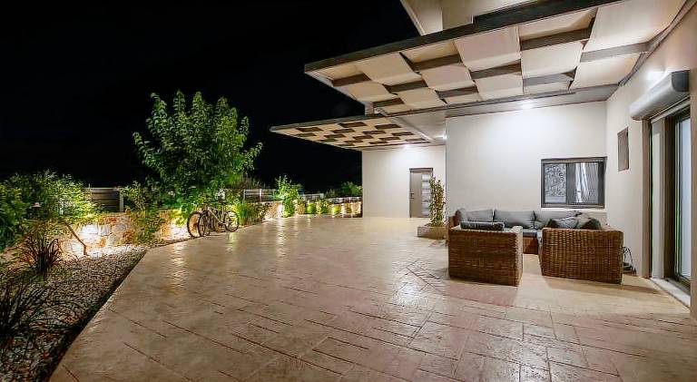 Villa with pool & jacuzzi | Pets allowed — photo 5
