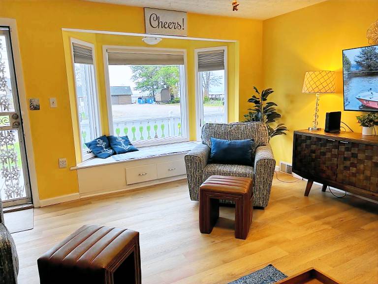 Cabin Vermilion