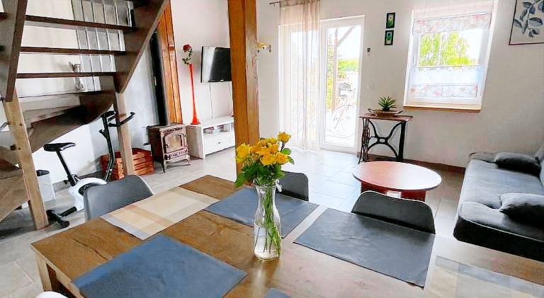 Holiday apartment with terrace, yard & barbecue — photo 2