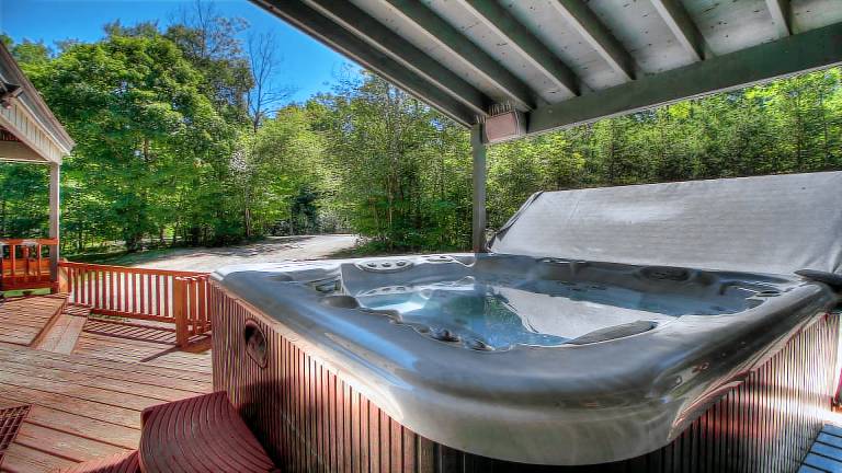 25 Rocky Ridge Rd - Killington Retreat: Group Ski House! Close to Mountain! Hot Tub. — photo 2