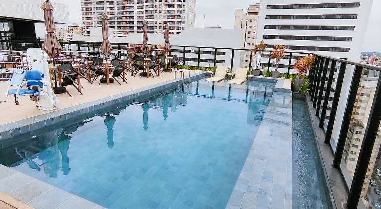 Rental apartment with garden, terrace & pool in Curitiba