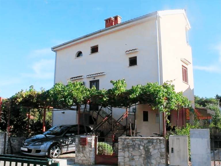 Ferienwohnung in Jadrija für max. 5 Personen Ferienwohnung in Jadrija für max. 5 Personen