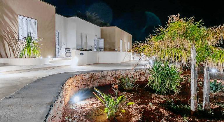 Vacation home with terrace, garden & BBQ — photo 4
