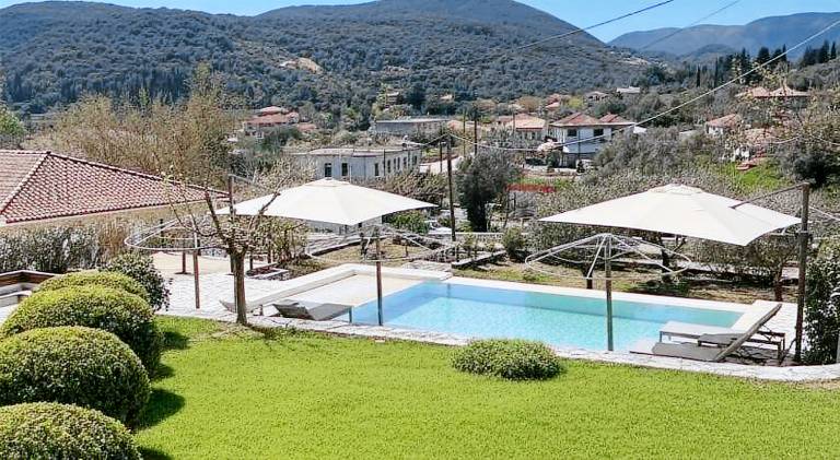 Fully equipped villa with private pool, grill & yard | Dogs allowed in Lefkada