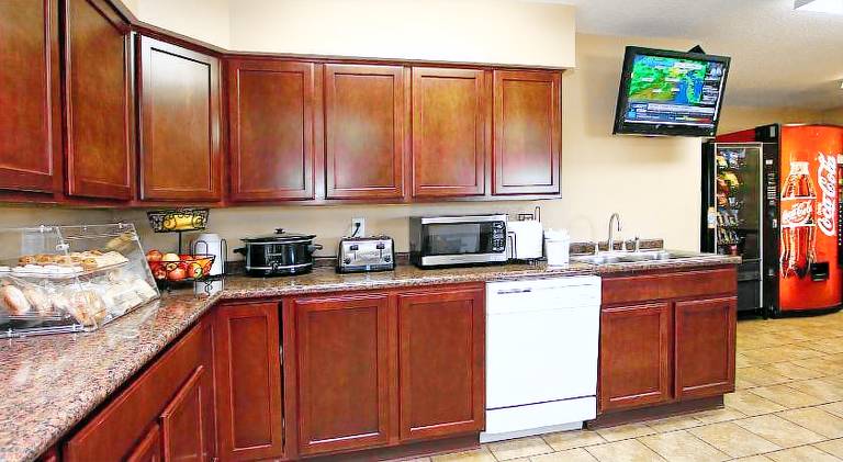 New Victorian Inn & Suites Kearney — photo 5