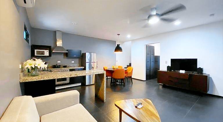 Serviced apartment with terrace & pool — photo 2
