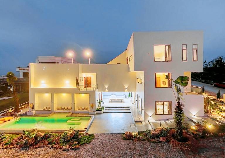 Charming vacation home with pool, hot tub & garden | Suitable for remote work | Pets are welcome — photo 3