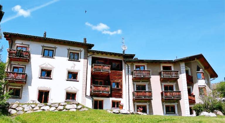 Serviced apartment with sauna & garden in Val Muestair