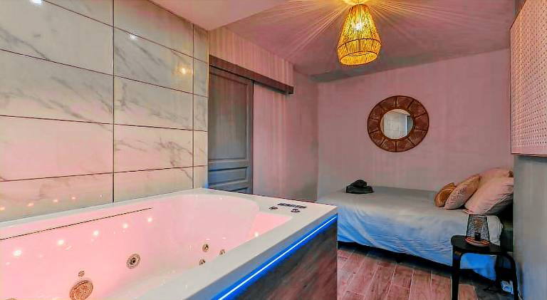 Rental apartment with jacuzzi | Dogs allowed — photo 4