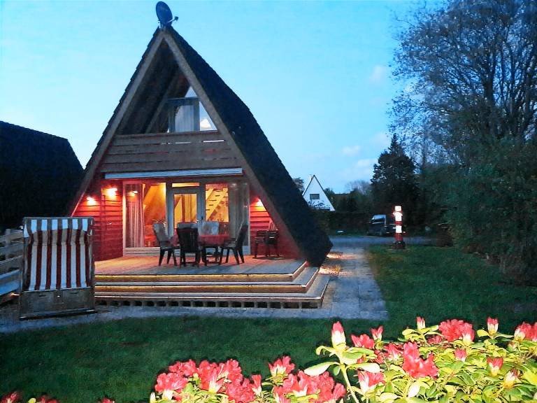 House with garden, grill & patio | Pets allowed — photo 3