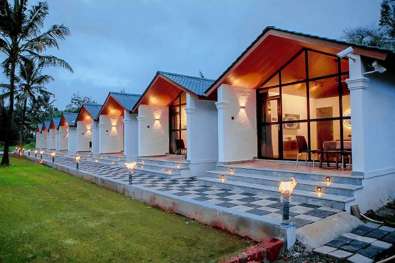 Resort Shrivardhan