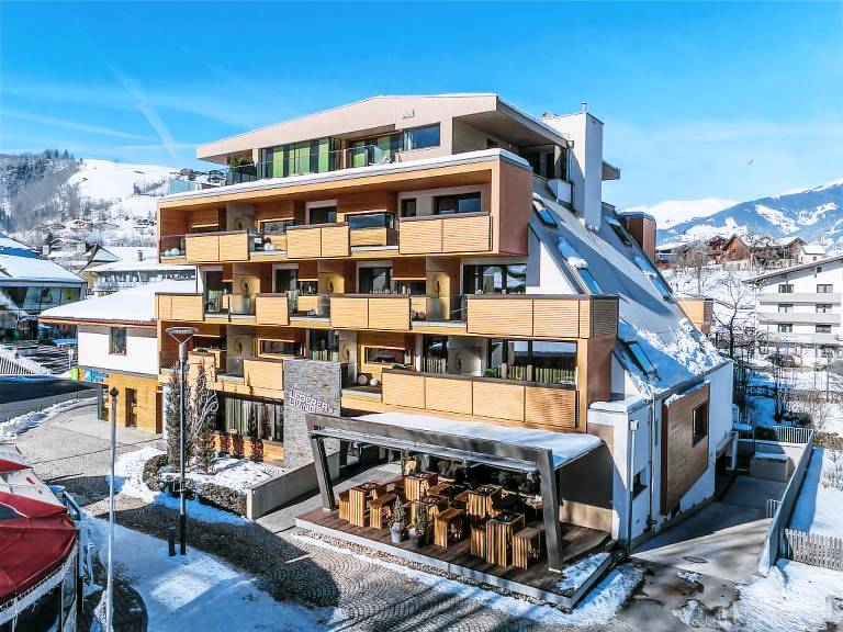 Aparthotel with patio & sauna — photo 2