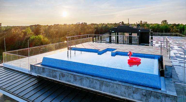 Apartment with pool & patio in Mielno