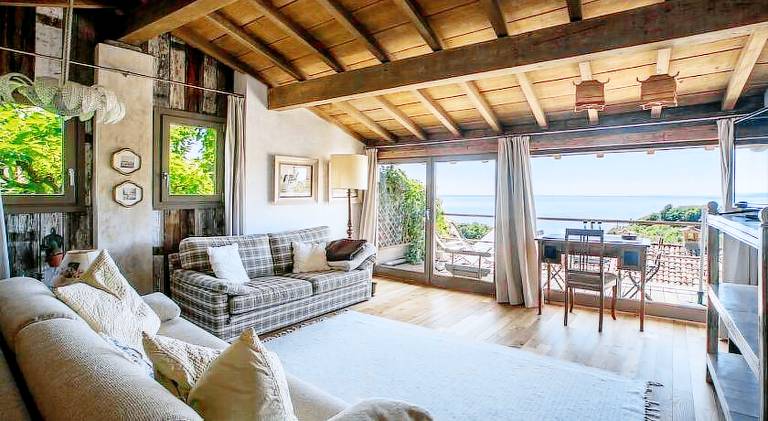 Apartment with terrace — photo 2