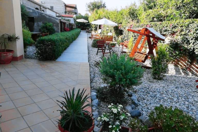 Bed & Breakfast  Fondachello